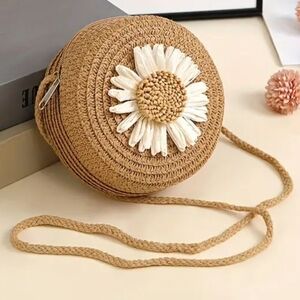 Daisy woven bag 4.7in